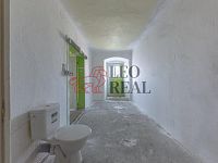 Prodej historické budovy - WE6A1212-HDR.jpg