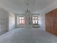 Prodej historické budovy - WE6A1215-HDR.jpg