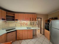 Pronájem 3+1 v rodinném domě 92 m² se zahradou - kuchyne1.jpg