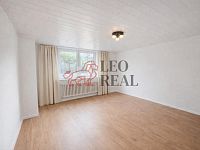 Pronájem 3+1 v rodinném domě 92 m² se zahradou - pokoj1.jpg