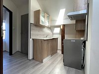 Pronájem bytu 2+1 s parkovištěm a balkonem Uherské Hradiště - Jarošov - 36843518-B395-4972-880E-5327C6B66DA2_1_201_a.heic.jpeg