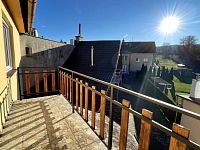 Pronájem bytu 2+1 s parkovištěm a balkonem Uherské Hradiště - Jarošov
