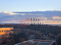 Světlý byt 1+kk, 31 m², 7. patro, jih, výhled – ul. Mazurská, Trója - 20251230_153304.jpg