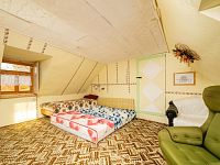 Prodej chalupy (4+1) v Osečné – pod Ještědem, s garáží a zahradou - 2025-11-13-14-36-46-CZ8_0311.jpg