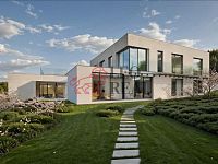 Prodej, Výjimečná vila s vnitřním bazénem, užitnou plochou 780 m² prostoru pro náročné