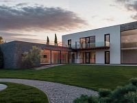 Prodej, Výjimečná vila s vnitřním bazénem, užitnou plochou 780 m² prostoru pro náročné - 4.jpg