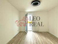 PRONÁJEM MODERNÍHO & PROSTORNÉHO 2kk s Terasou v Residenci Růžák - IMG_5215.jpeg