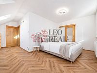 RD 5+1 Osnice (164 m²): Nenápadný zvenku, prémiový uvnitř. Plně vybavený, u Průhonického parku - ložnice.jpg