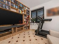 RD 5+1 Osnice (164 m²): Nenápadný zvenku, prémiový uvnitř. Plně vybavený, u Průhonického parku - pracovna4.jpg