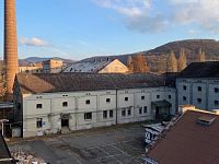 Pronájem stání pro os. automobily s možností nabíjení elektromobilu - Foto 3