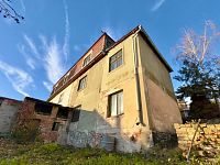 Prodej domu se zahradou k rekonstrukci s projektem a běžícím stavebním povolením, Klíše - Cestička 4.jpg