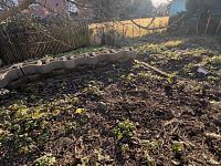 Prodej domu se zahradou k rekonstrukci s projektem a běžícím stavebním povolením, Klíše - Cestička 9.jpg