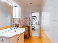 Velice pěkný, z velké části zařízený 2+kk nehradíte provizi RK. - heranova-22.jpg