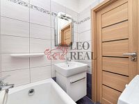 Pronájem bytu 2+1 v Českém Těšíně - 9.jpg