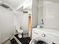 Pronájem mezonetového bytu 3+kk, 62 m² – Mařatice, Uherské Hradiště - koupelna II.jpeg