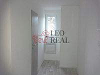 PRODEJ BYTU 2+1, 56 m², KOSOVA HORA - chodba.jpg