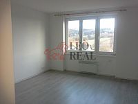 PRODEJ BYTU 2+1, 56 m², KOSOVA HORA - obývak.jpg