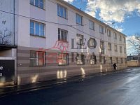 Prodej administrativní budovy cca 1250 m2 + 20 parkovacích míst - IMG-20250211-WA0018.jpg