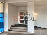 Prodej administrativní budovy cca 1250 m2 + 20 parkovacích míst - IMG-20250211-WA0024.jpg