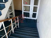 Prodej administrativní budovy cca 1250 m2 + 20 parkovacích míst - IMG-20250211-WA0031.jpg