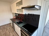 Pronájem dvou bytů 2+1 se zahradou, 60 m2/ byt v centru Vyškova po celkové rekonstrukci, TOP nabídka