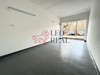 Prodej garáže 20 m2 - pravý zadní roh.jpeg