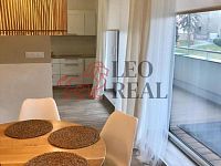 Prodej bytu s lodžií a garážovým stáním - WhatsAph.jpg