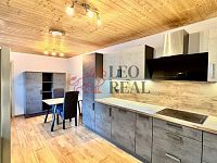 Prodej rodinného domu s rozsáhlými pozemky - Lopeník - IMG_4976.jpeg