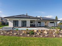 Prodej, rodinný dům, dispozice 4+kk/Garáž, terasa, bazén, pozemek 1690 m2