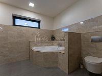 Prodej, rodinný dům, dispozice 4+kk/Garáž, terasa, bazén, pozemek 1690 m2, Na Lukách, Unhošť - UNHOST14.jpg