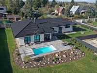 Prodej, rodinný dům, dispozice 4+kk/Garáž, terasa, bazén, pozemek 1690 m2, Na Lukách, Unhošť