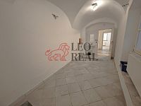 Prodej obchodního prostoru v srdci Malé Strany, Praha 1 - f.jpg