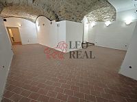 Prodej obchodního prostoru v srdci Malé Strany, Praha 1 - o.jpg