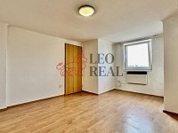 Pronájem bytu 2+1 s vlastním parkovištěm St. Město - IMG_5218.JPG