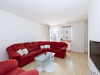 Prodej bytu 2+kk s balkonem, 63 m2 - 8.jpeg