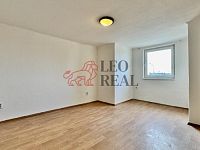 Pronájem bytu 2+1 s vlastním parkovištěm Staré Město u UH - IMG_5220.JPG