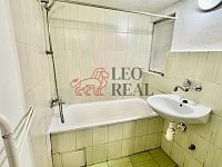 Pronájem bytu 2+1 s vlastním parkovištěm Staré Město u UH - IMG_5222.JPG