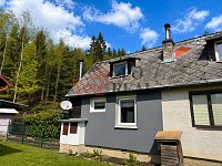 Prodej útulné zrekonstruované chaty u řeky Úslavy, Žďár u Blovic - dum.jpg