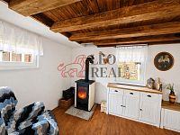 Prodej útulné zrekonstruované chaty u řeky Úslavy, Žďár u Blovic - krb.jpg