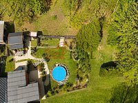 Prodej útulné zrekonstruované chaty u řeky Úslavy, Žďár u Blovic - zahrada3.jpg