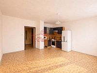 Pronájem bytu 2+kk, 43 m² + lodžie 3 m², Praha – Modřany, ul. Urbánkova - kuchyně.jpg