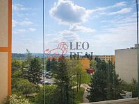 Pronájem bytu 2+kk, 43 m² + lodžie 3 m², Praha – Modřany, ul. Urbánkova - vyhled.jpg