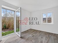 Prodej nízkonákladového bytu 3+kk (Praha-západ) v klidné lokalitě Libčice nad Vltavou, část Letky - P1091950.jpg