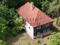 Nabídka pro romantiky a samotáře, RD 183 m2, zahrada 2 027 m2 - ad.JPG