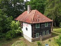 Nabídka pro romantiky a samotáře, RD 183 m2, zahrada 2 027 m2 - ai.JPG