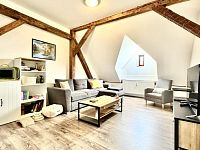 Pronájem bytu 90m2 s vlastním parkovištěm v centru Uh.Hradiště - IMG_5308 2.JPG