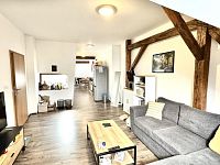 Pronájem bytu 90m2 s vlastním parkovištěm v centru Uh.Hradiště - IMG_5309 2.JPG