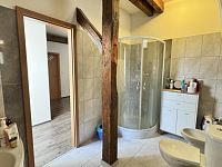 Pronájem bytu 90m2 s vlastním parkovištěm v centru Uh.Hradiště - IMG_5313 2.JPG