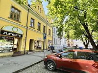 Pronájem bytu 90m2 s vlastním parkovištěm v centru Uh.Hradiště