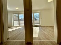 Pronájem novostavby bytu 2+kk, plocha 50 m2, balkon 7m2, sklep 7m2, výtah, třída B, velmi úsporná - IMG_3671.jpeg